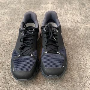 On Clouds men’s size 11 shoe